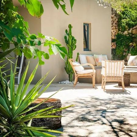 D'hotes Clos Du Petit Jesus Bed & Breakfast *